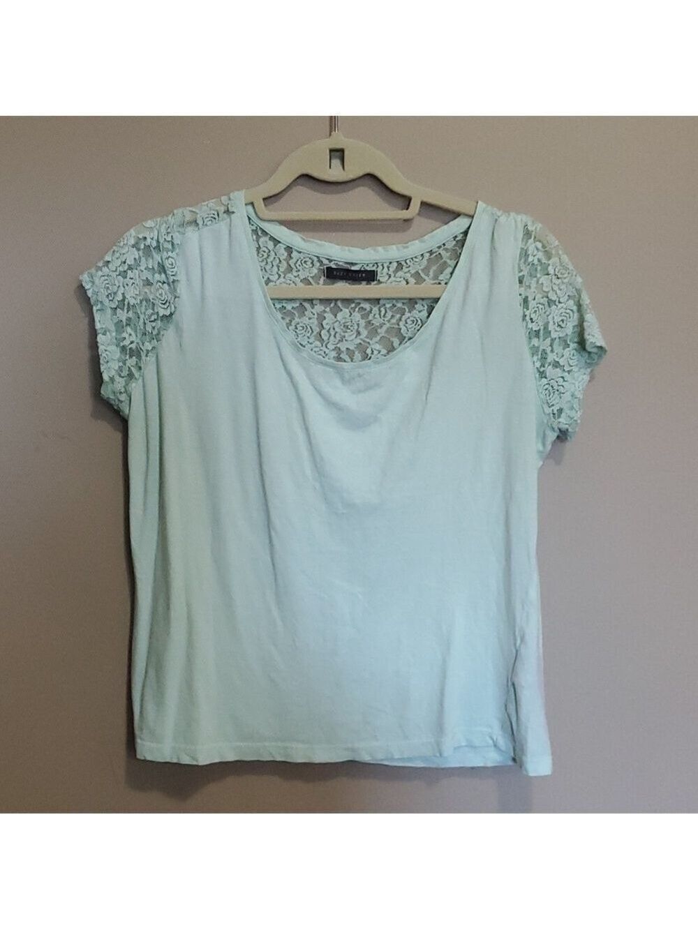 Suzy shier top size large $5 if buying 2 or more items